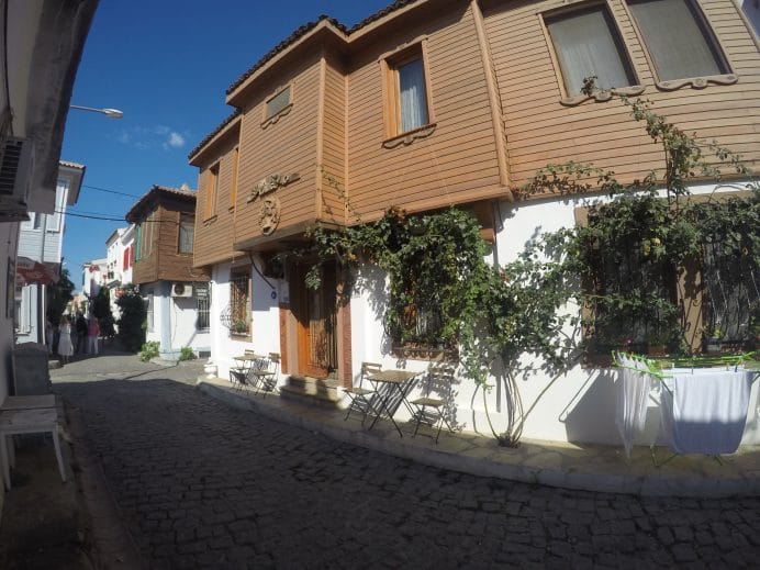 Bozcaada-ara-sokakları
